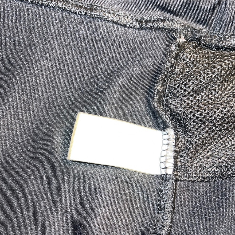 GAP Body Black Capris - Picture 7 of 7